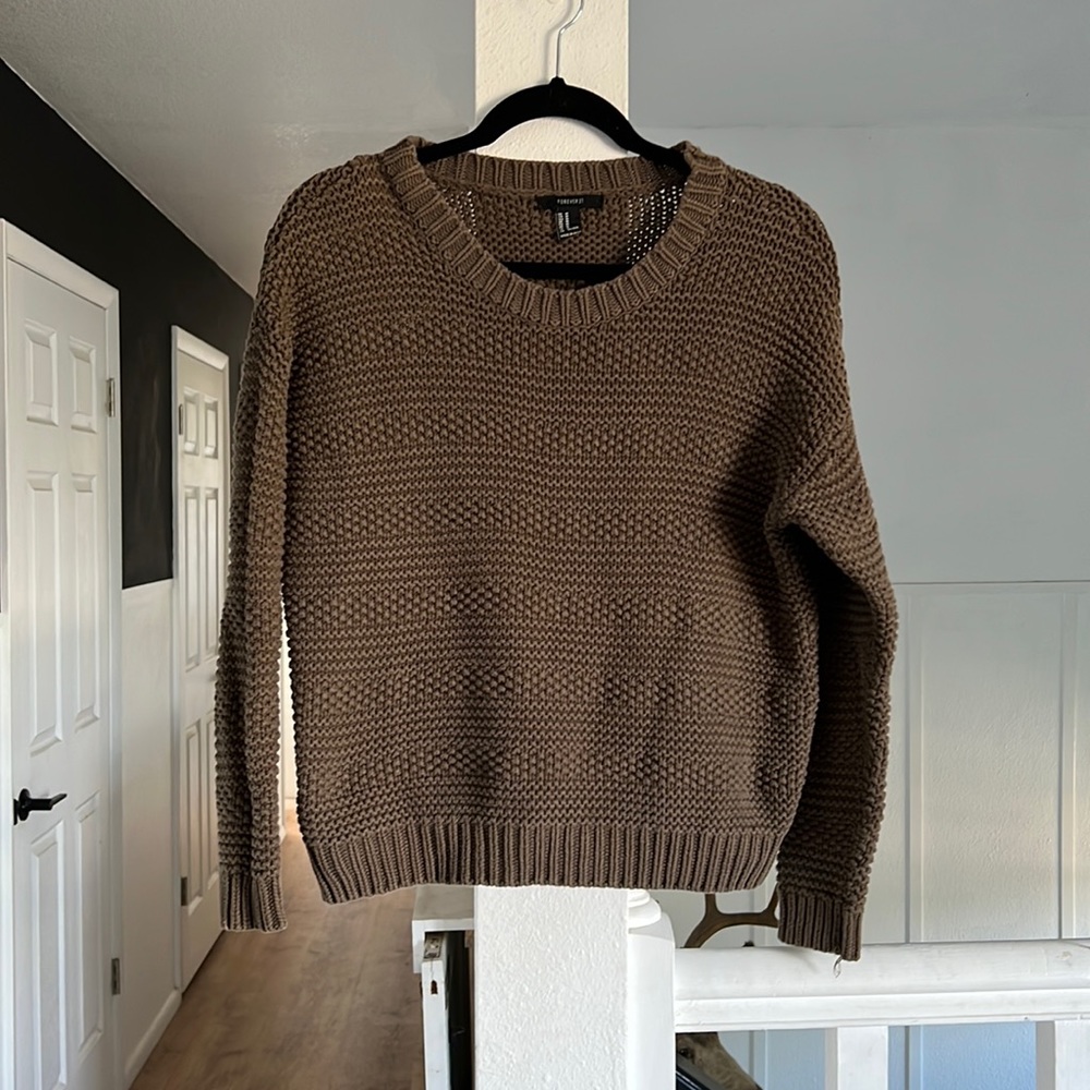 Forever21 olive green knit sweater round neck size medium